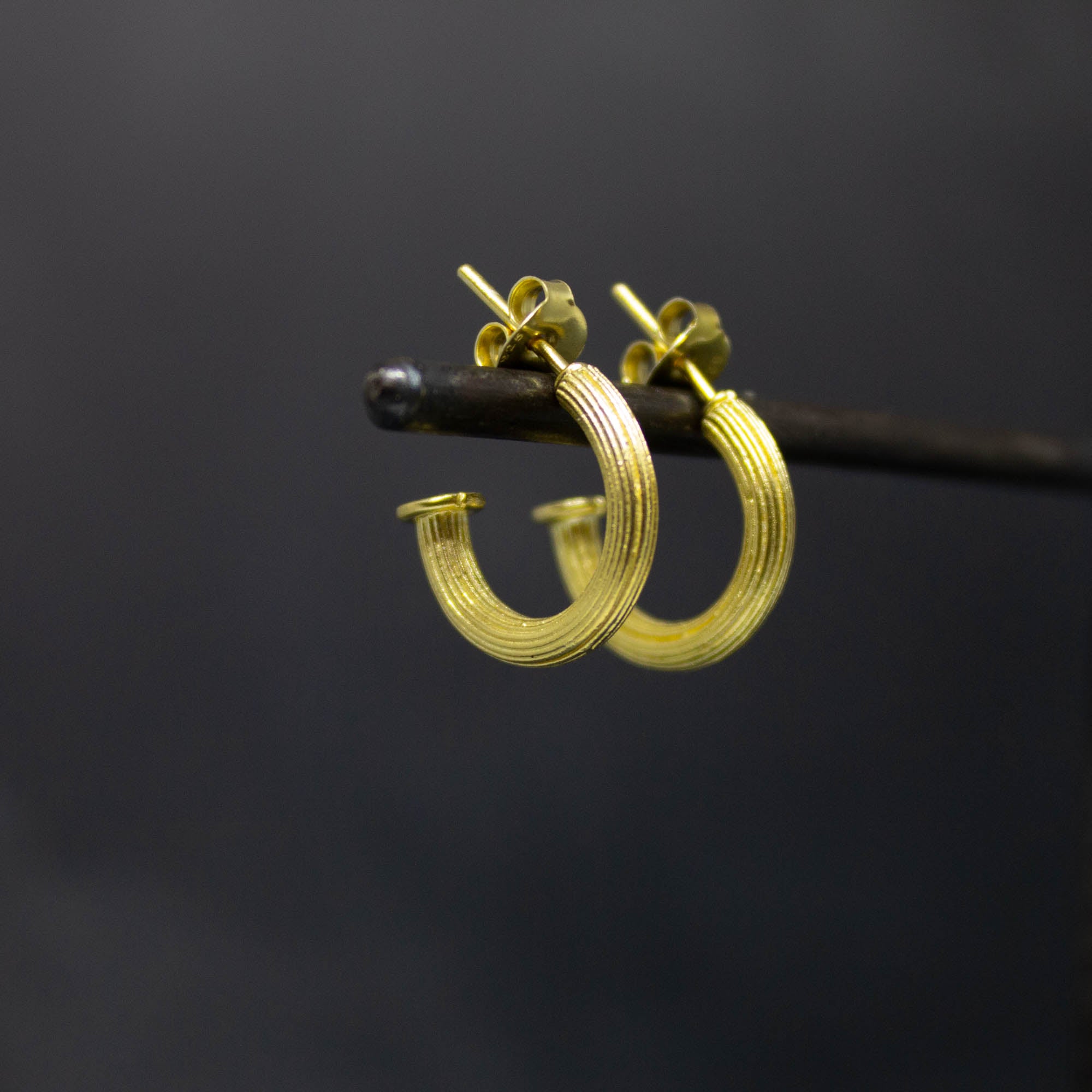 18k gold vermeil ridged textured half hoop earrings with stud fitting | Beyond Biasa