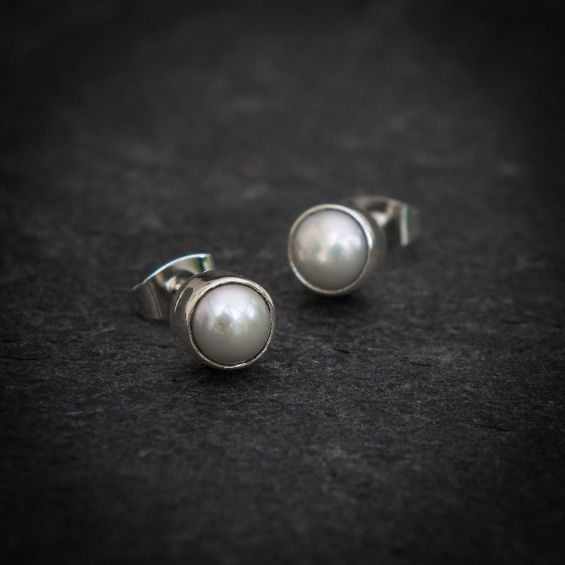 Freshwater Pearl and Sterling Silver Round Stud Earrings - Beyond Biasa