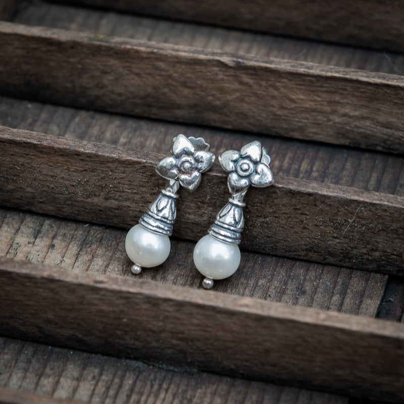 Pearl and Sterling Silver Flower Flute Earrings - Beyond Biasa