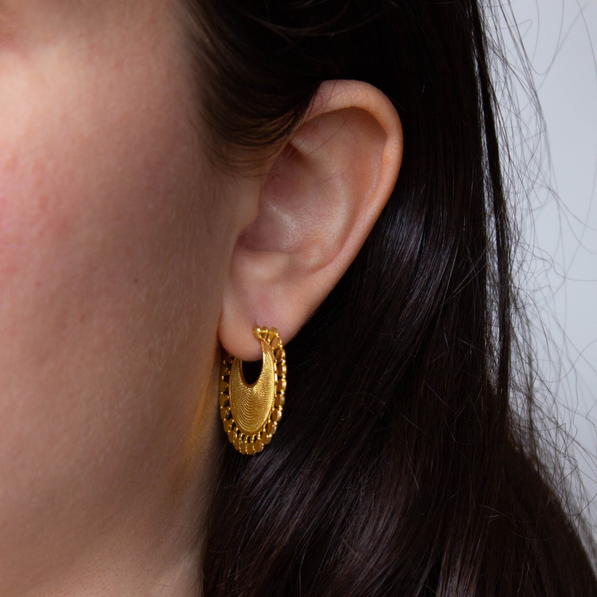 Model wearing 18k Gold Vermeil Wirework Flat Hoop Earrings | Beyond Biasa